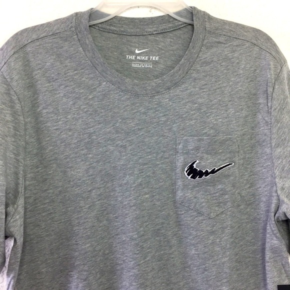 NWT Men Nike Sportswear shirt size M - Picture 2 of 9